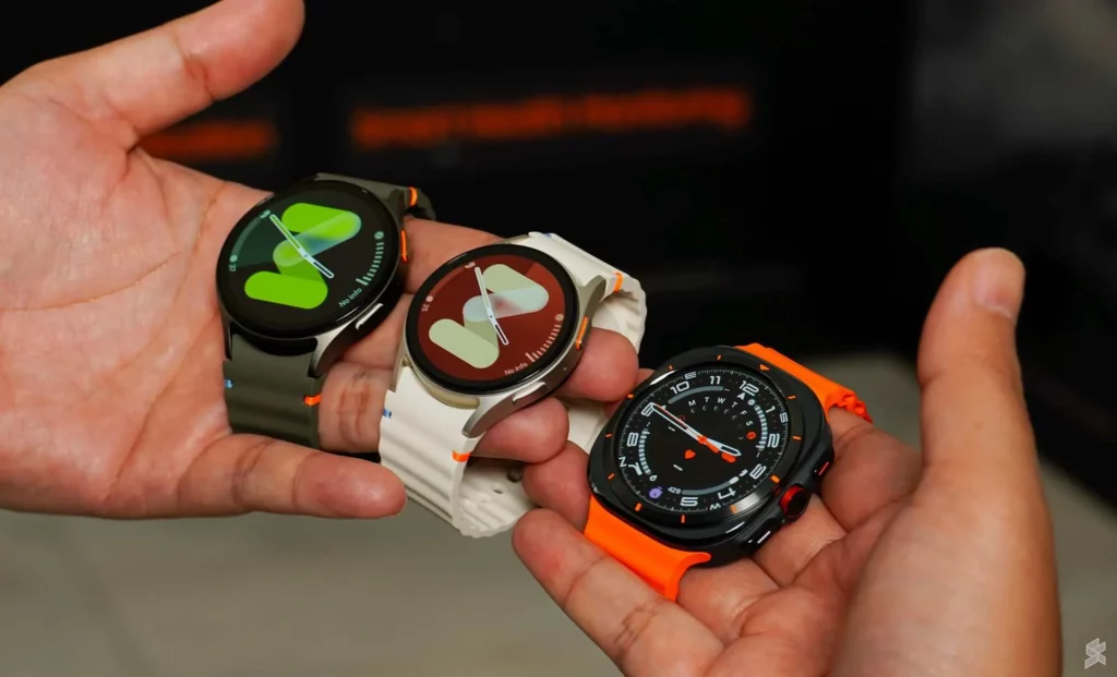 گلکسی واچ اولترا در کنار گلکسی واچ ۷