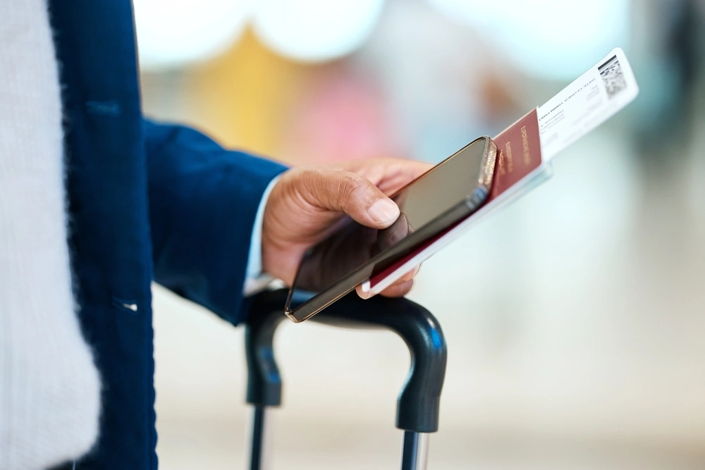  Registery phones in Airport customs 