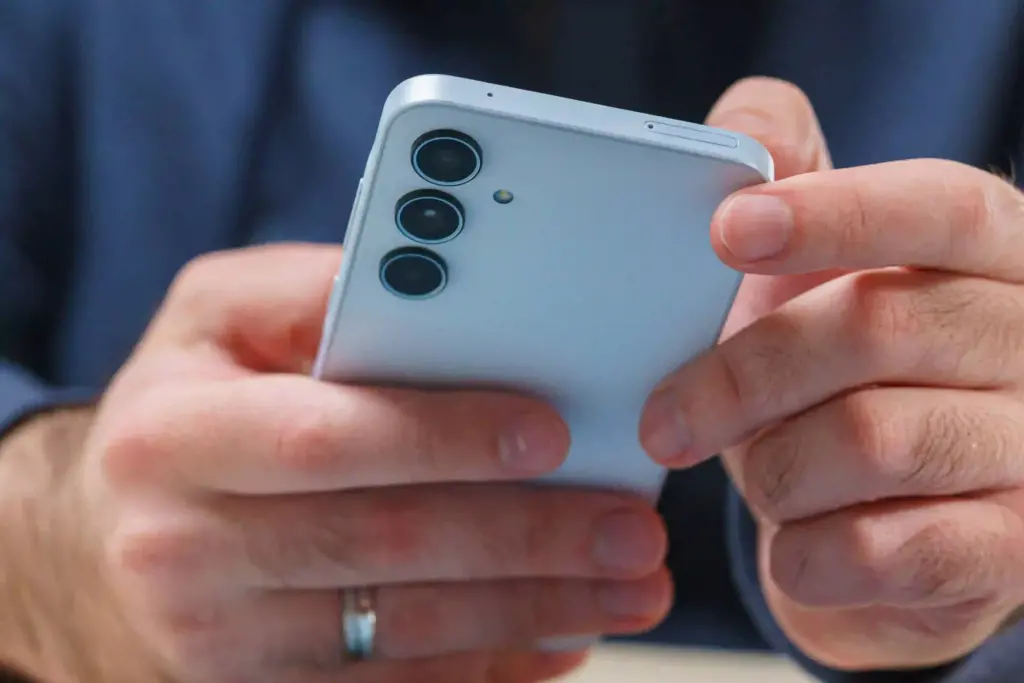 سامسونگ گلکسی اس ۳۵ سفید