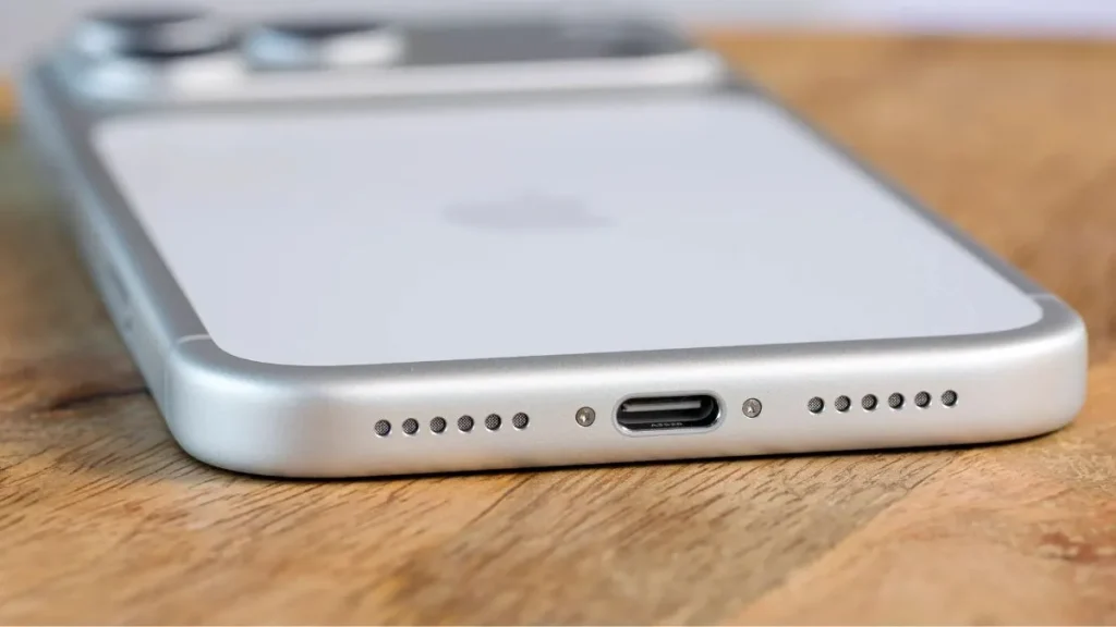 تصویر انحنای آیفون ۱۷ پرومکس