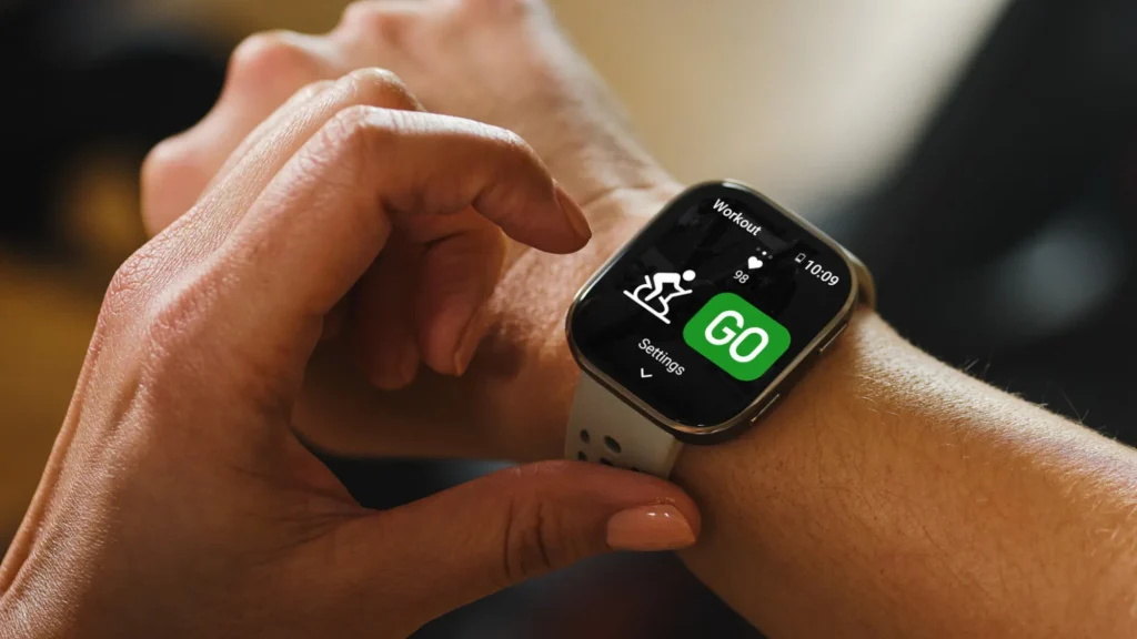 ساعت هوشمند bip6 روی مچ دست