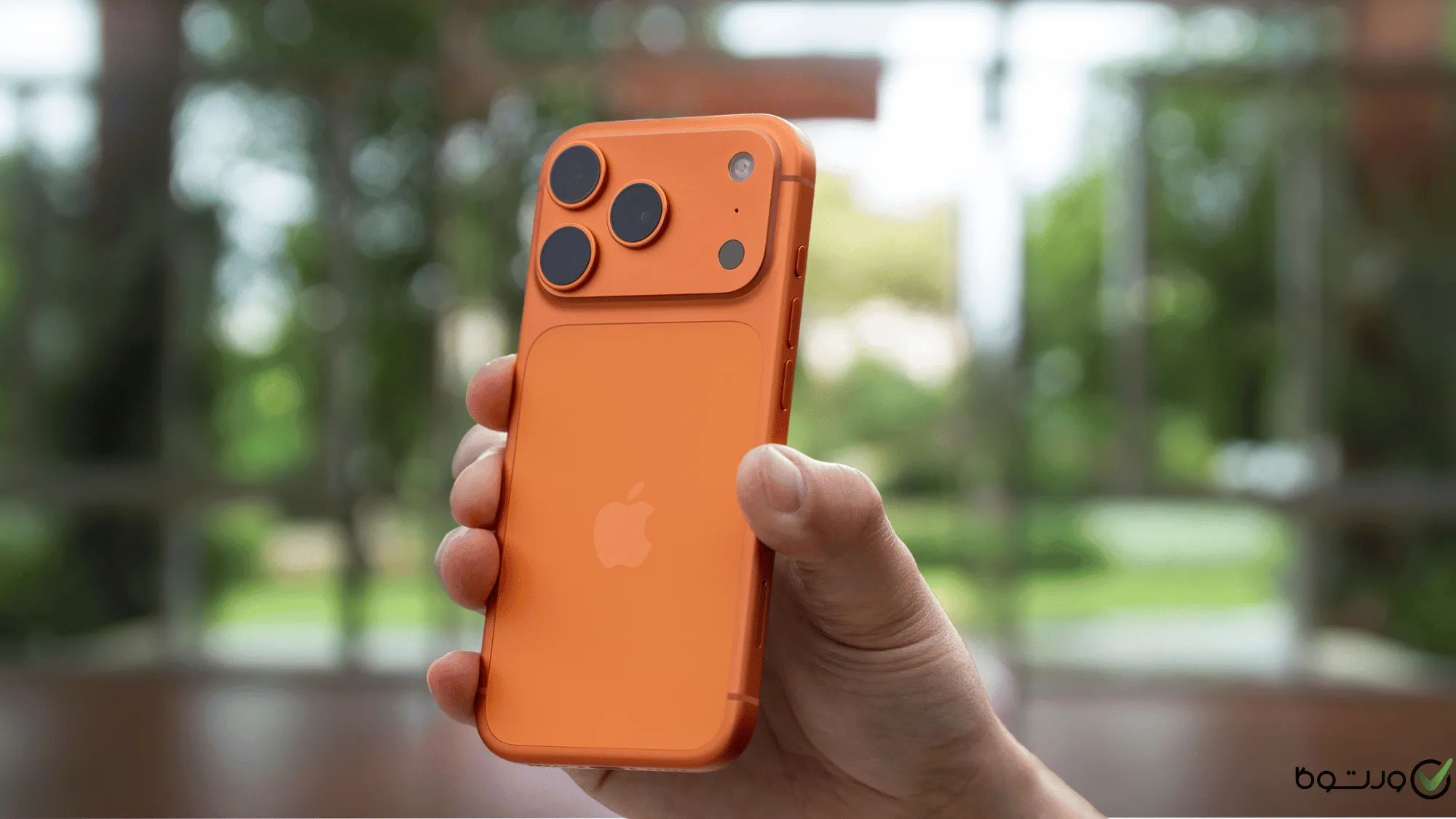 آیفون ۱۷ پرو نارنجی رنگ